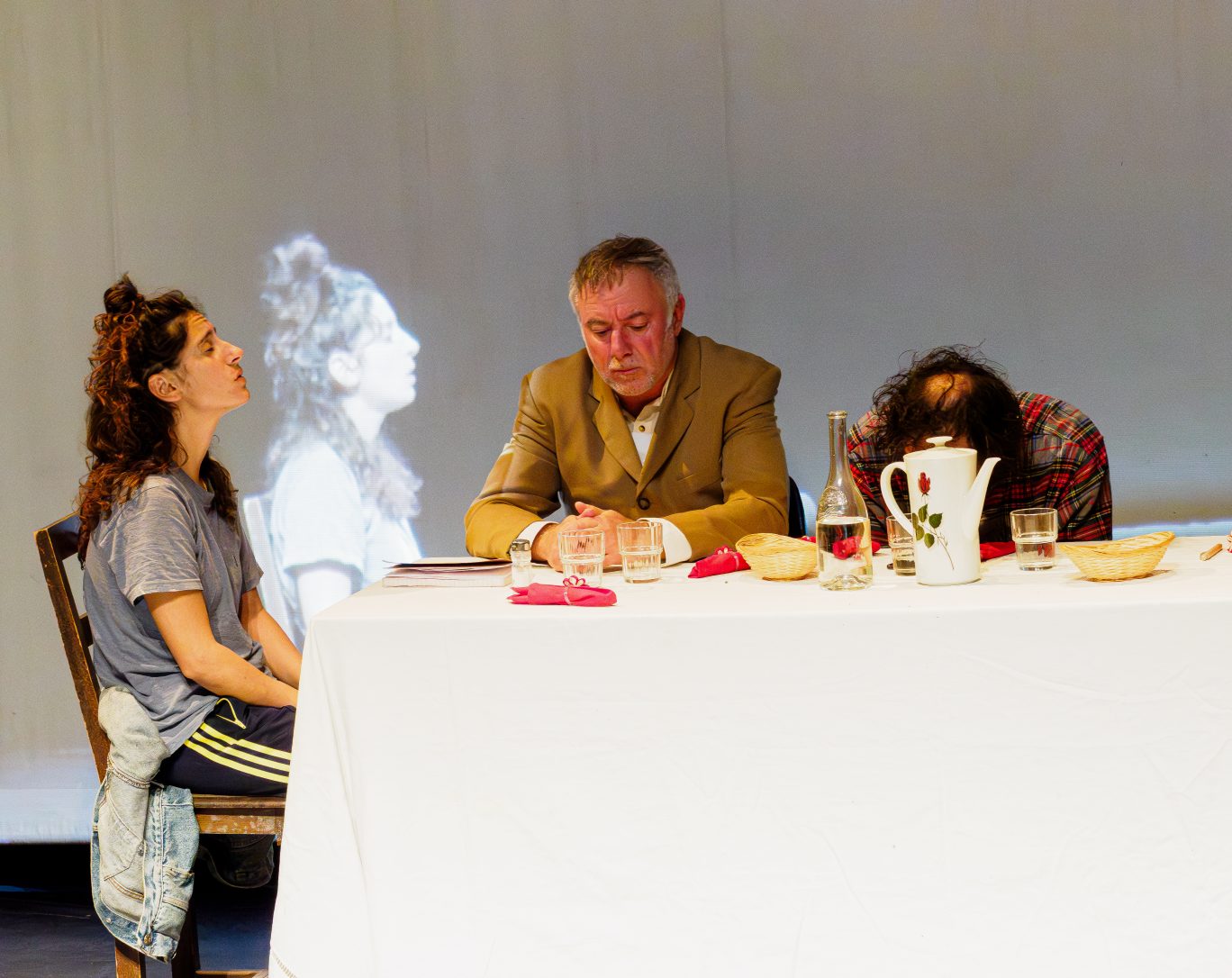 Avec Pierre-Antoine Billon, Guillaume Compiano, Norah Krief, Antoine Millet, Léa Millet, David Sighicelli